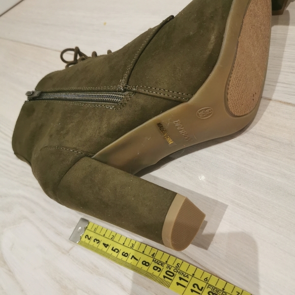 New Modcloth Bamboo lace up hilltop bootie - Picture 8 of 11